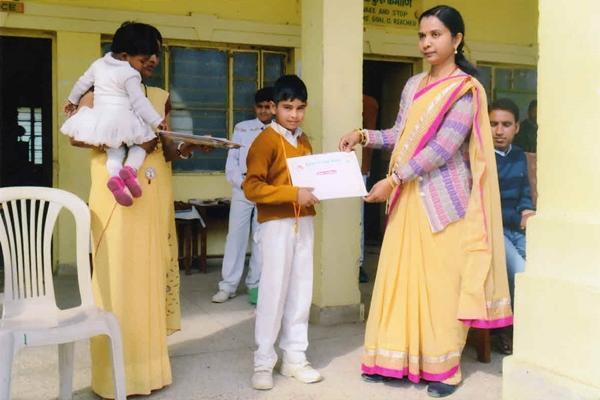 Student Achieved Certificate at MVM Narsinghpur